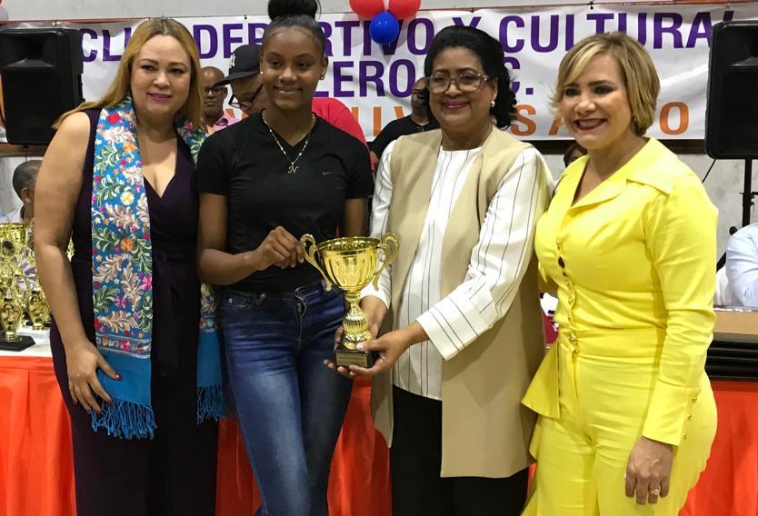Club Calero realiza premiación anual en voleibol y baloncesto 2020 Andrés Liberato reconoce a personalidades y dirigentes deportivos de Santo Domingo Este